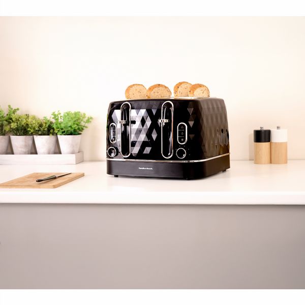 Hamilton Beach Diamond Kettle, Toaster and Retro Microwave