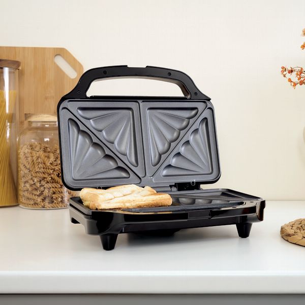 Hamilton Beach Essentials Food Prep Set, 4 in 1 Blender, Deep Fill Sandwich Toaster, 1.8L Slow Cooker-Silver