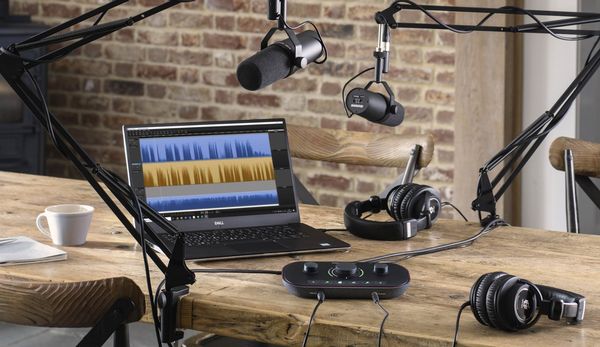 Vocaster Two Studio Bundle